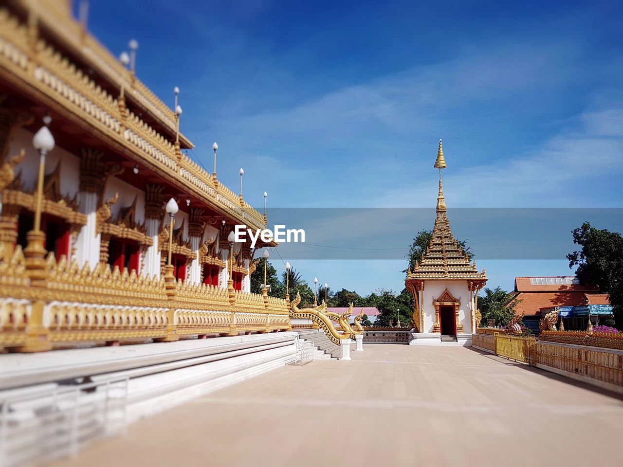 Phra mahathat kaen nakhon temple