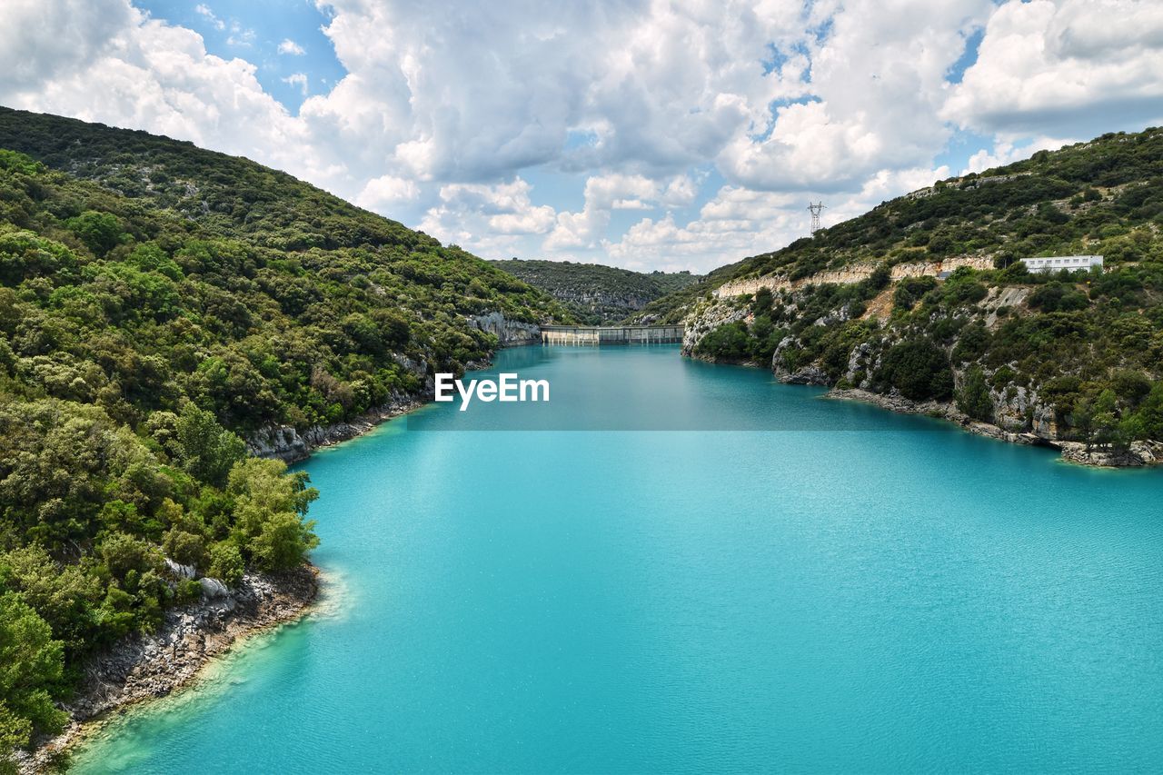 SCENIC VIEW OF RIVER AGAINST SKY