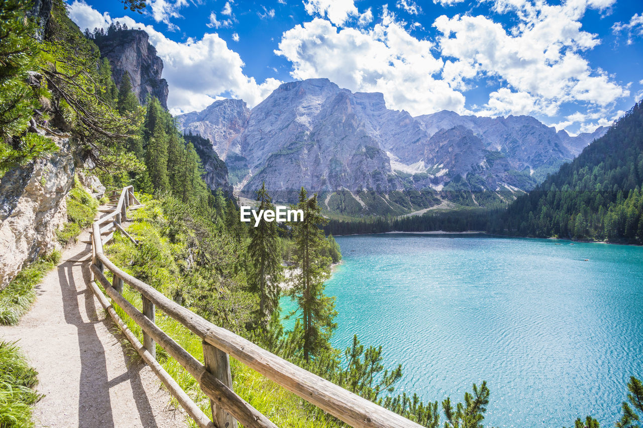 SCENIC VIEW OF LAKE AGAINST MOUNTAINS