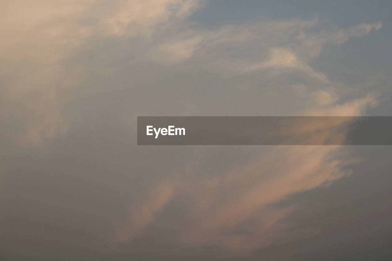 LOW ANGLE VIEW OF CLOUDS IN SKY DURING SUNSET