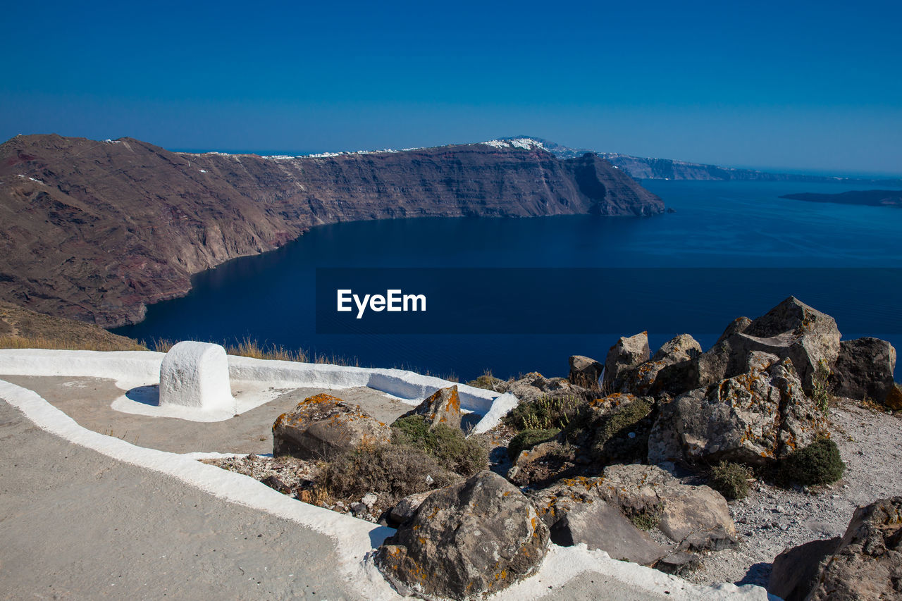 Landscape seen from the walking path number nine between the cities of fira and oia in santorini