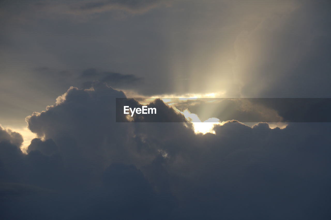 LOW ANGLE VIEW OF CLOUDY SKY DURING SUNSET