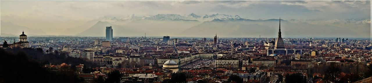 PANORAMIC VIEW OF CITY