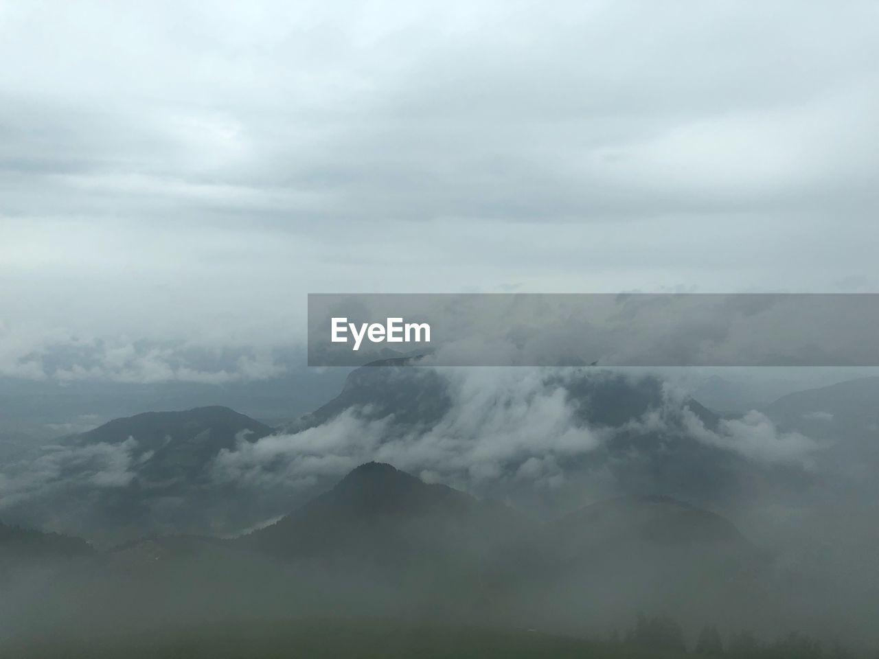 SCENIC VIEW OF CLOUDSCAPE AGAINST SKY