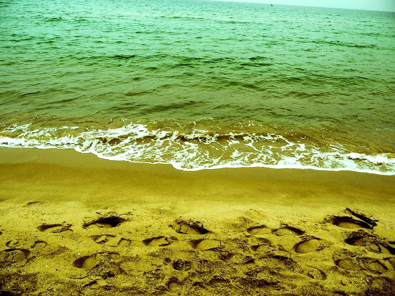 WAVES ON BEACH