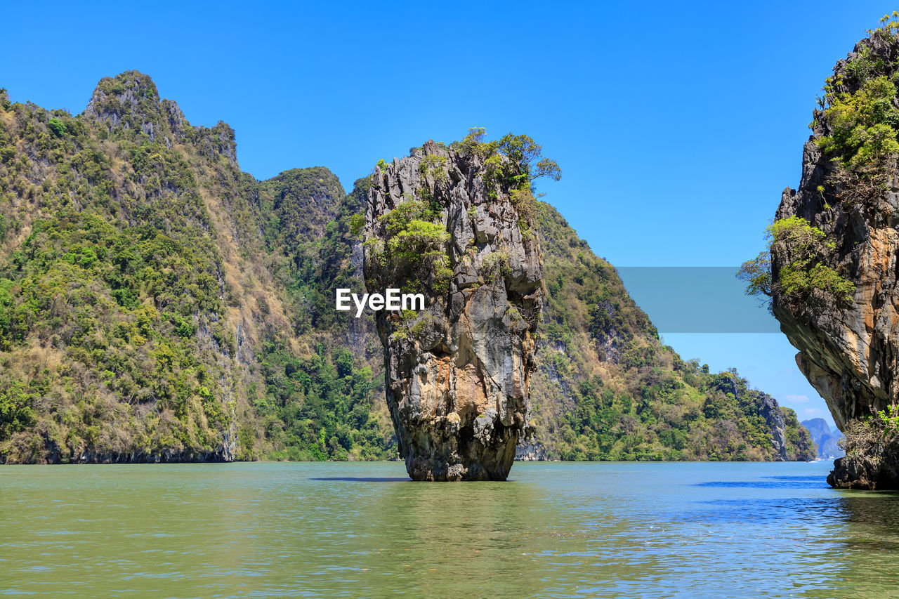 Amazing and beautiful tapu or james bond island, phang-nga bay, near phuket, thailand