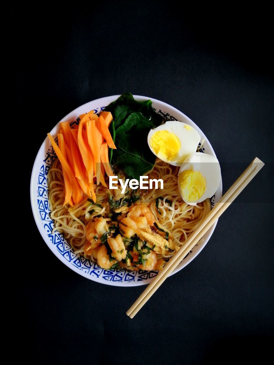 HIGH ANGLE VIEW OF SEAFOOD IN BOWL