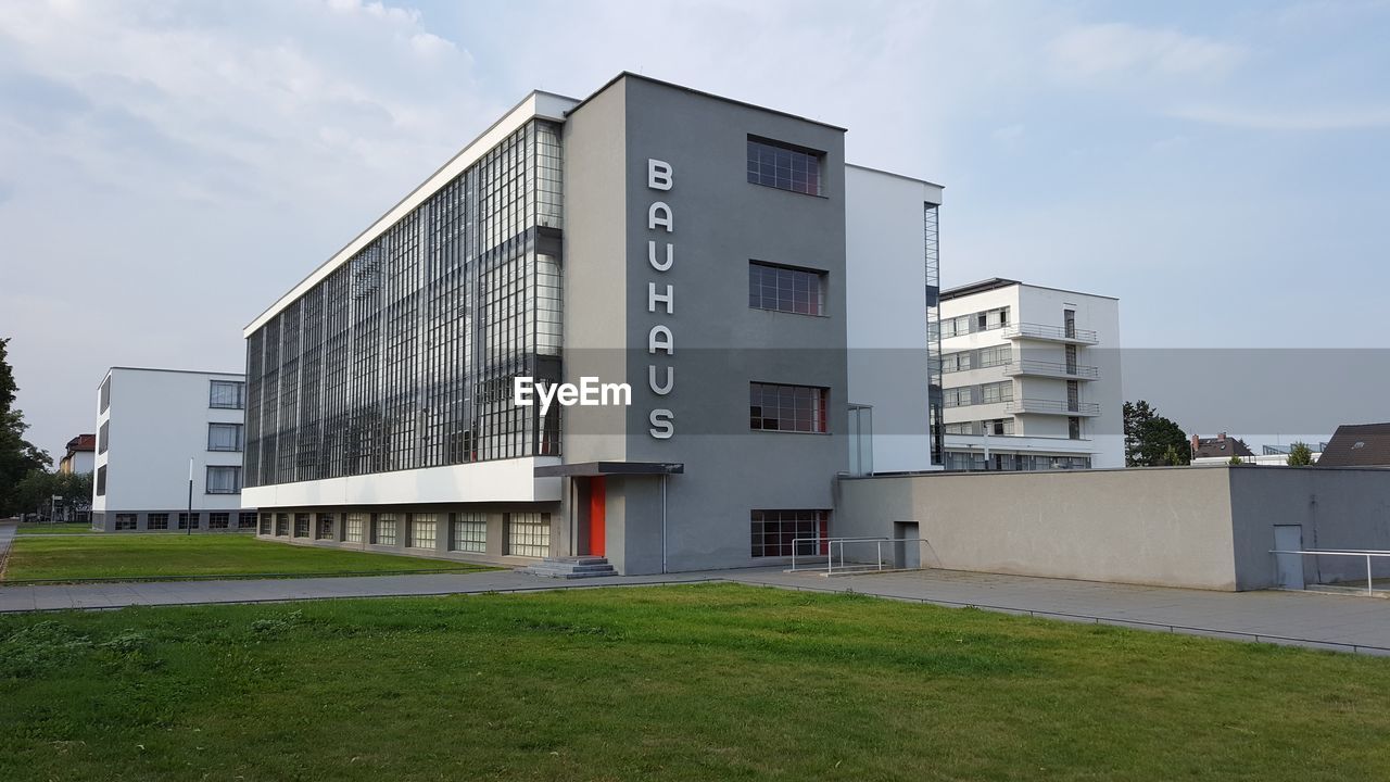 VIEW OF BUILDING AGAINST SKY