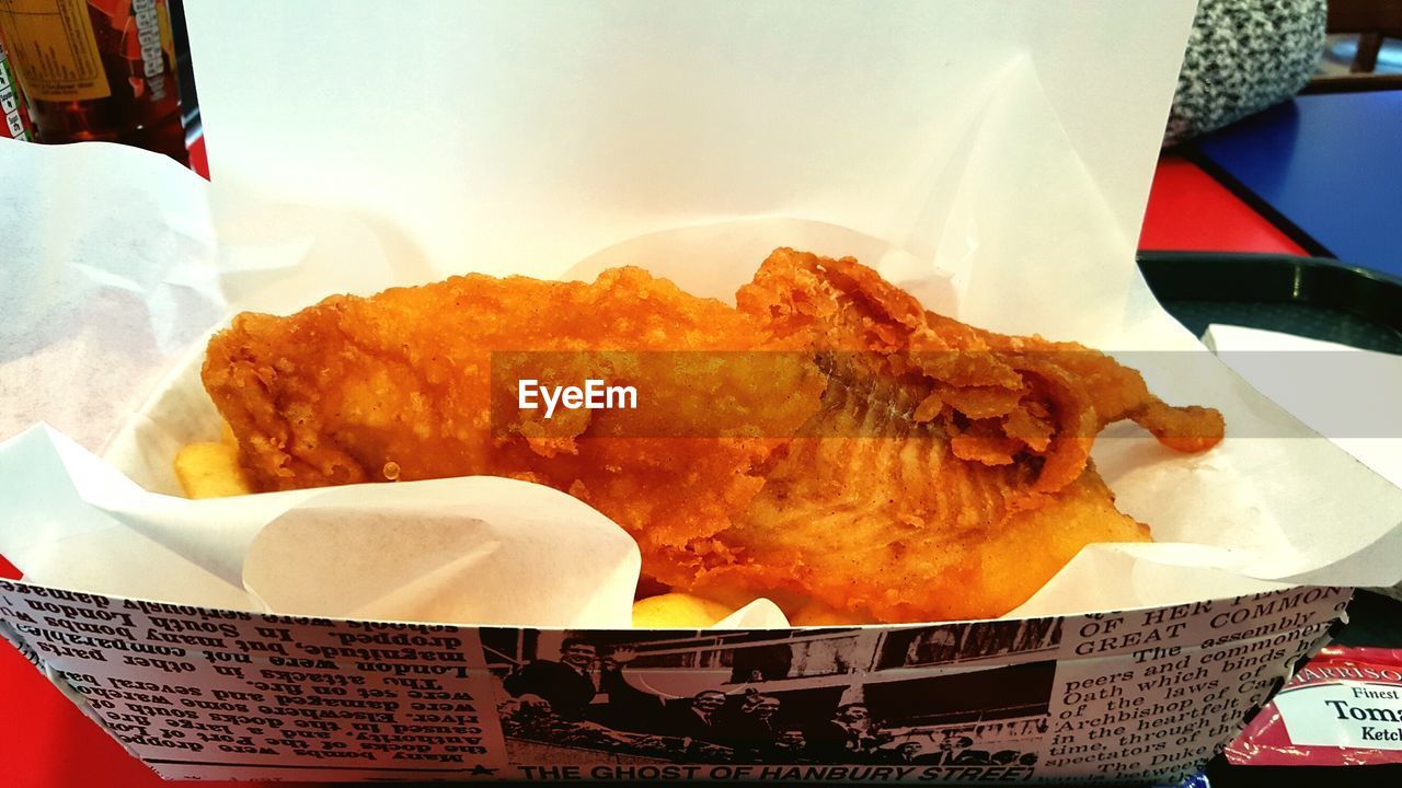 CLOSE-UP OF FOOD ON TABLE