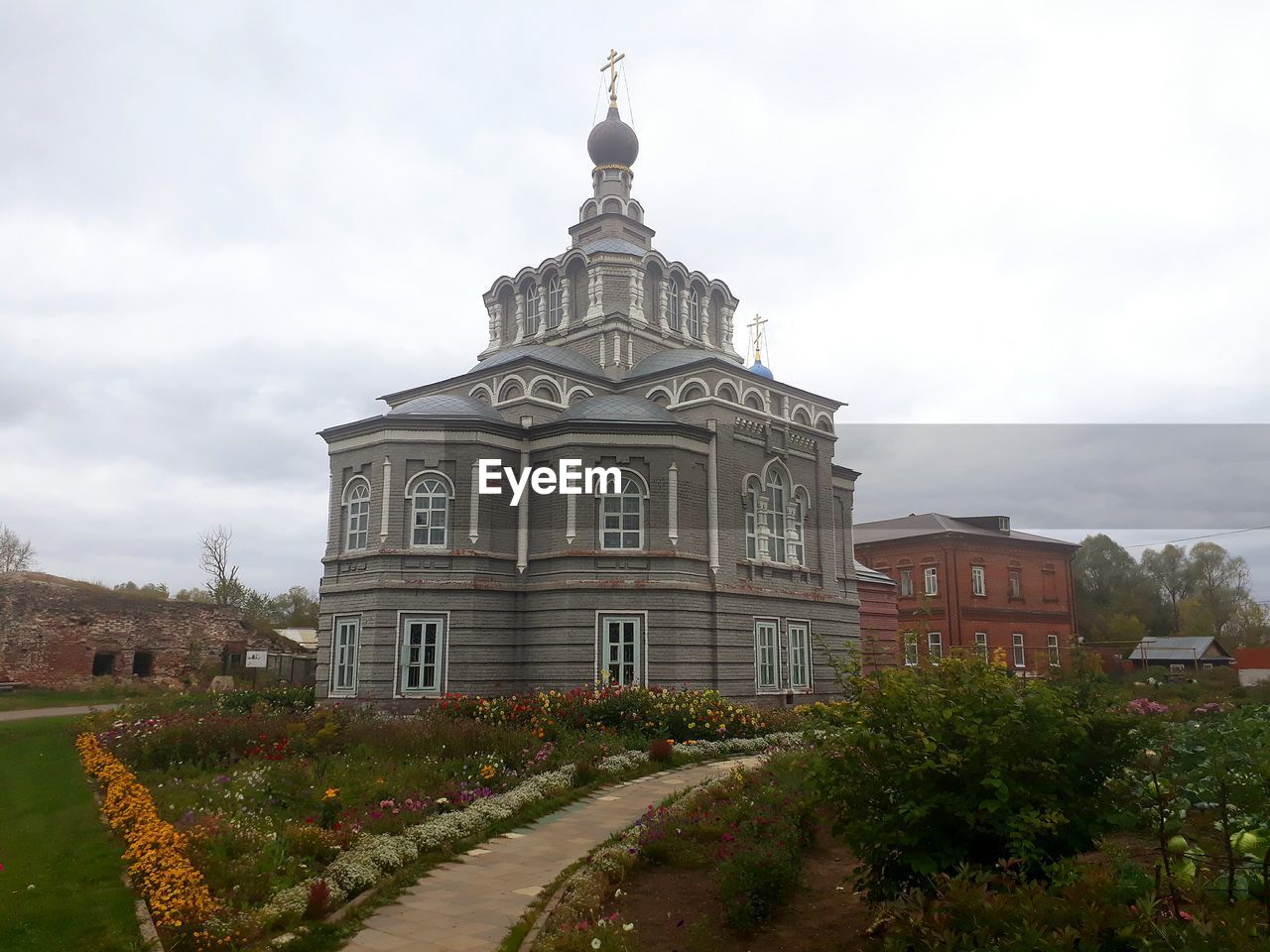 EXTERIOR OF TEMPLE AGAINST SKY