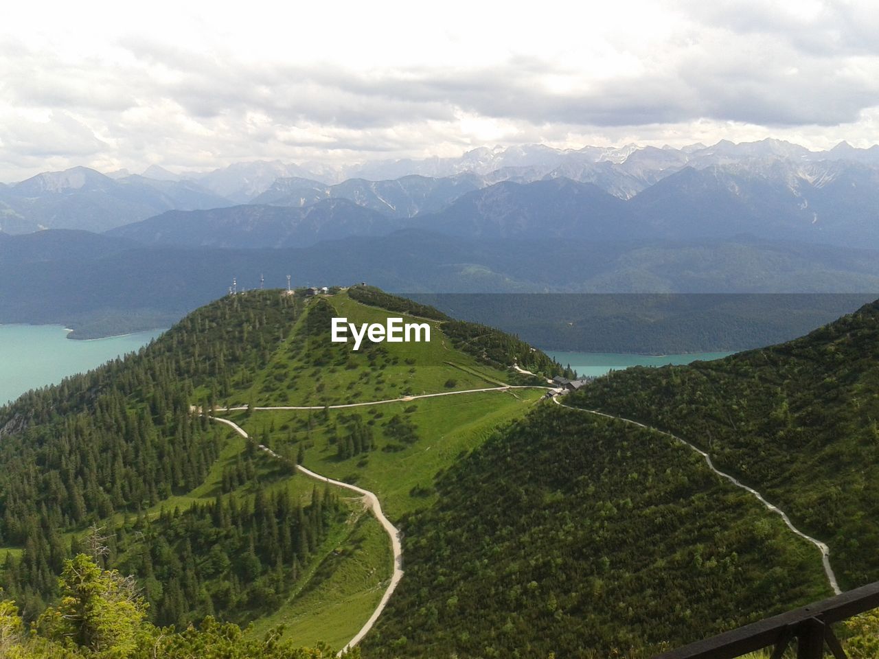 PANORAMIC VIEW OF MOUNTAINS AGAINST SKY