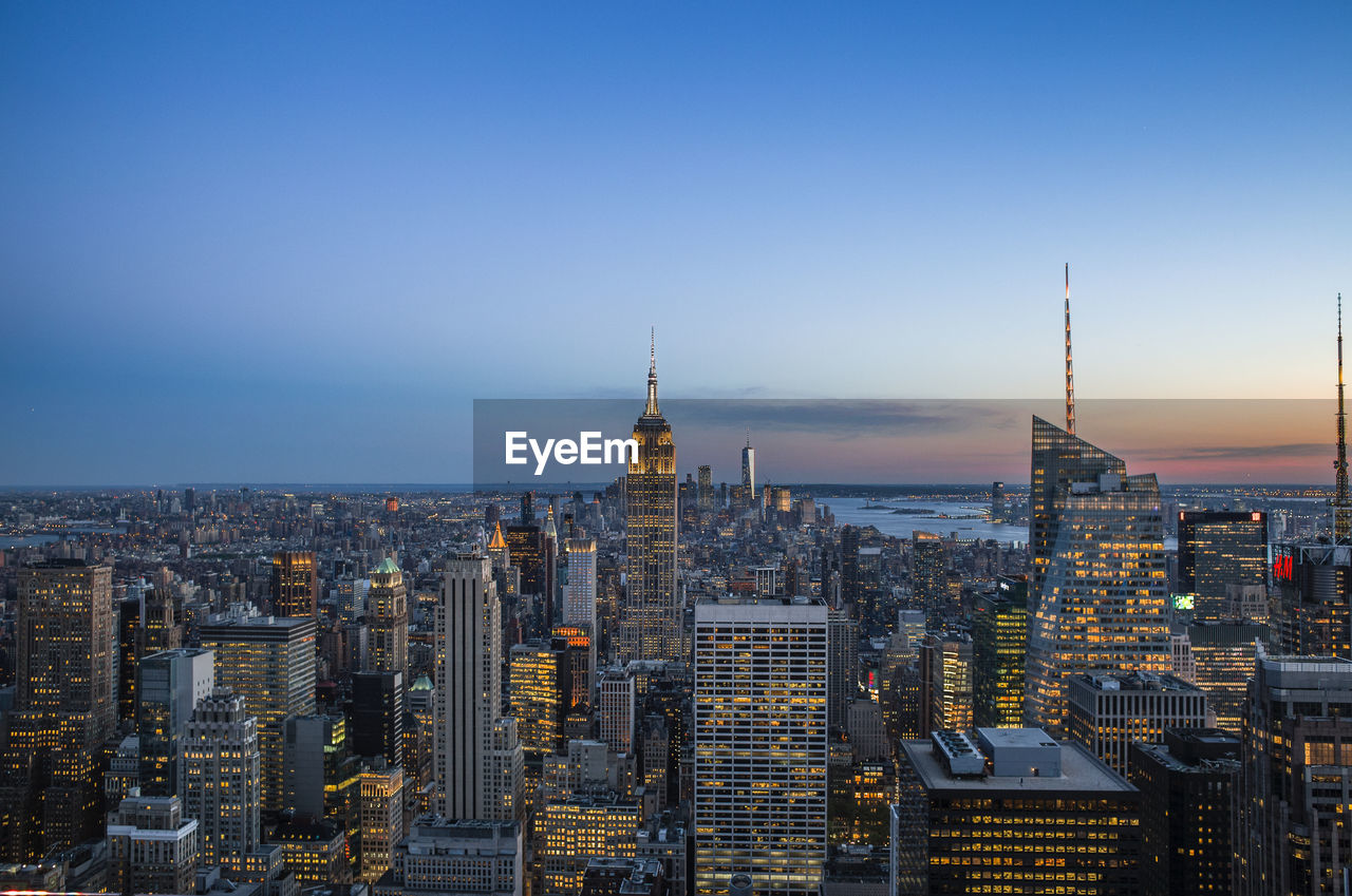 New york skyline at sunset 