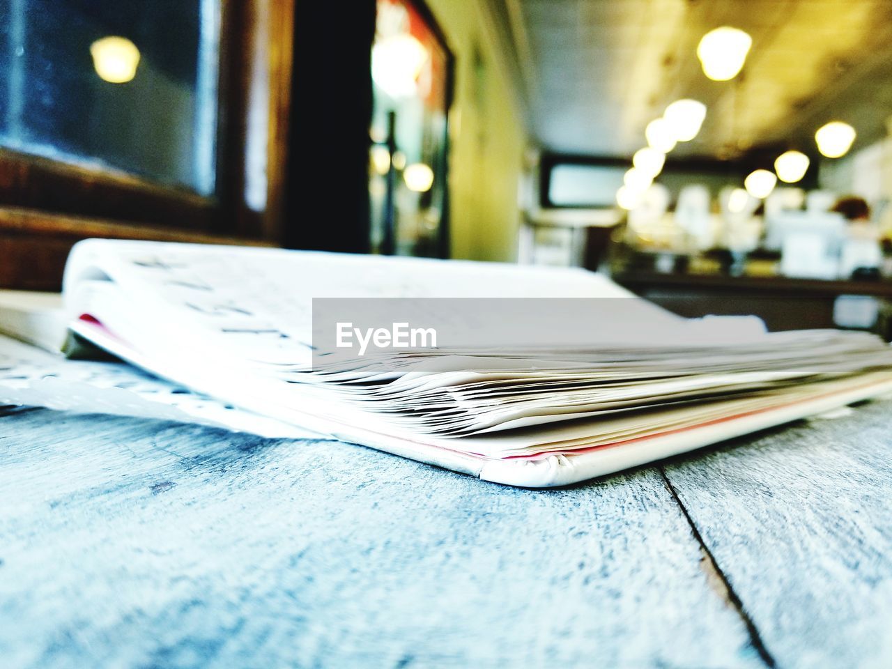 CLOSE-UP VIEW OF TABLE ON PLATE