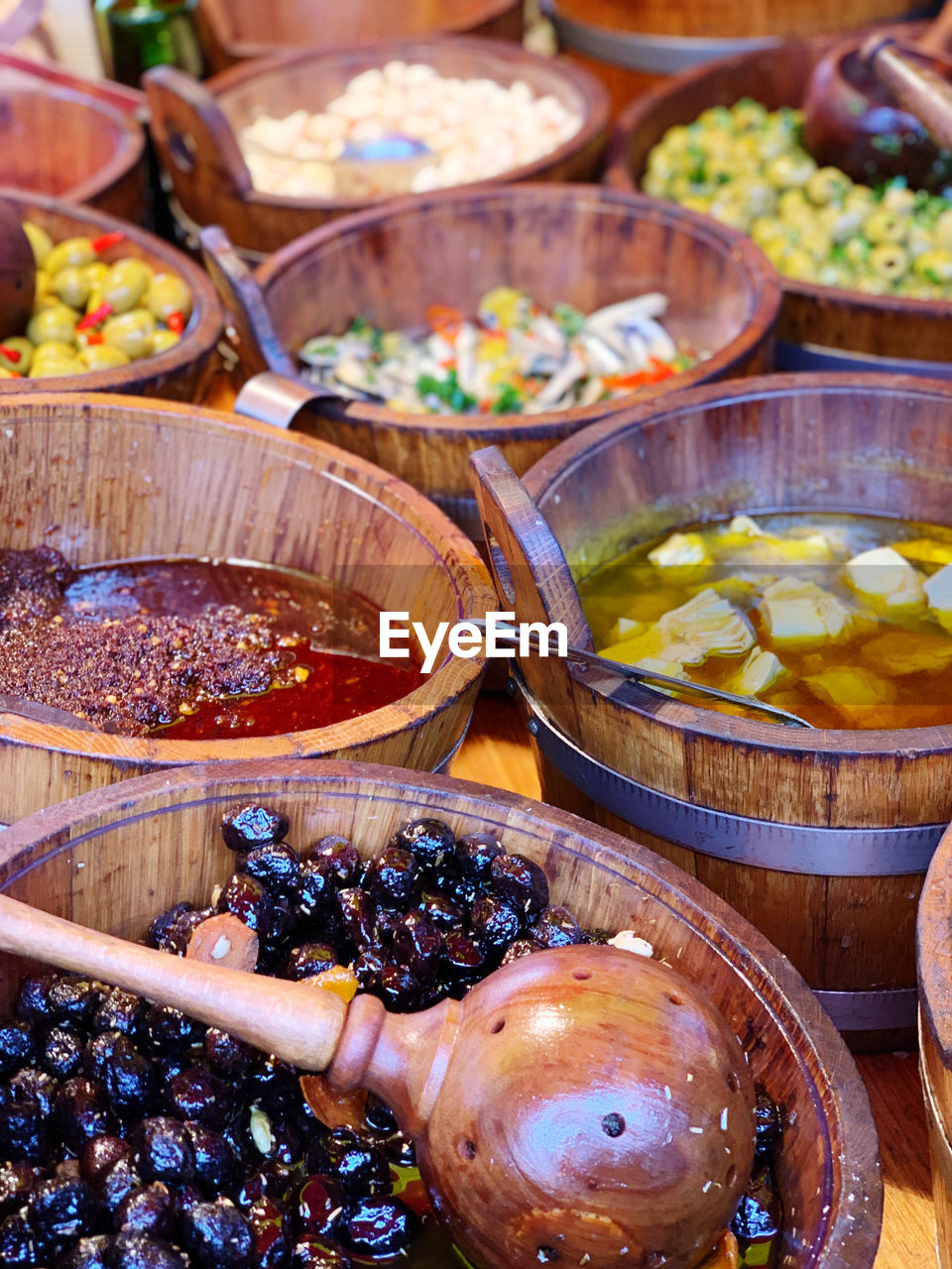 HIGH ANGLE VIEW OF FRUITS ON TABLE