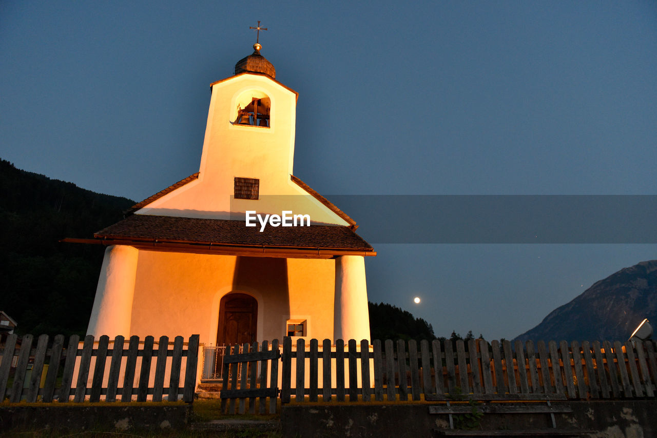 VIEW OF CHURCH AGAINST SKY