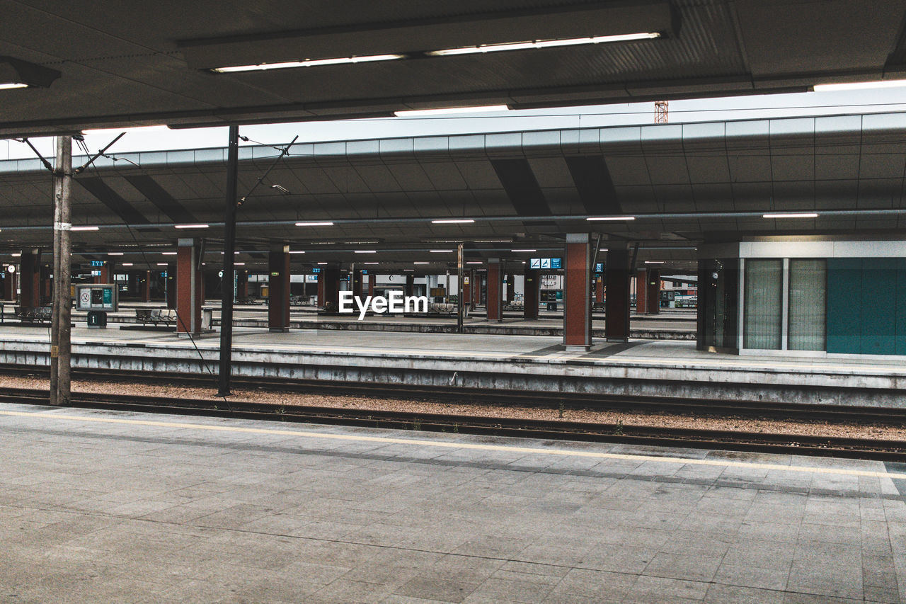 EMPTY RAILROAD STATION