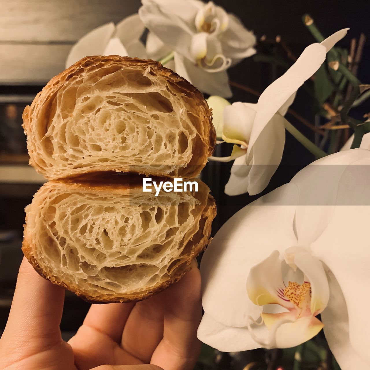 Eat croissant and be happy