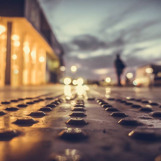 SURFACE LEVEL OF ILLUMINATED STREET LIGHTS