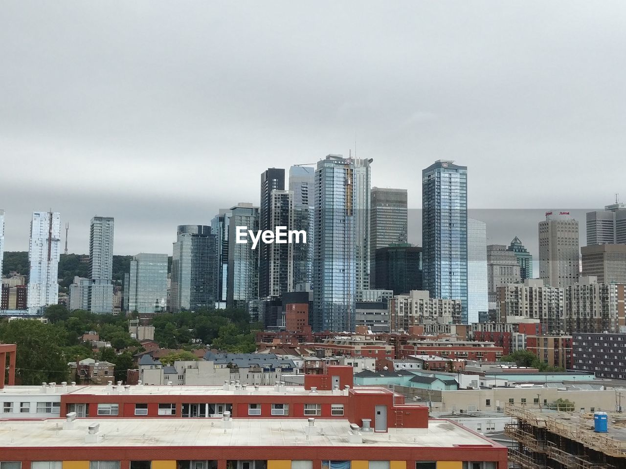 BUILDINGS AGAINST SKY IN CITY