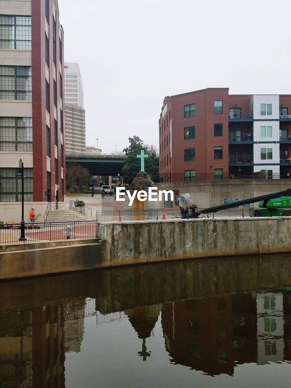 REFLECTION OF BUILDINGS IN CITY