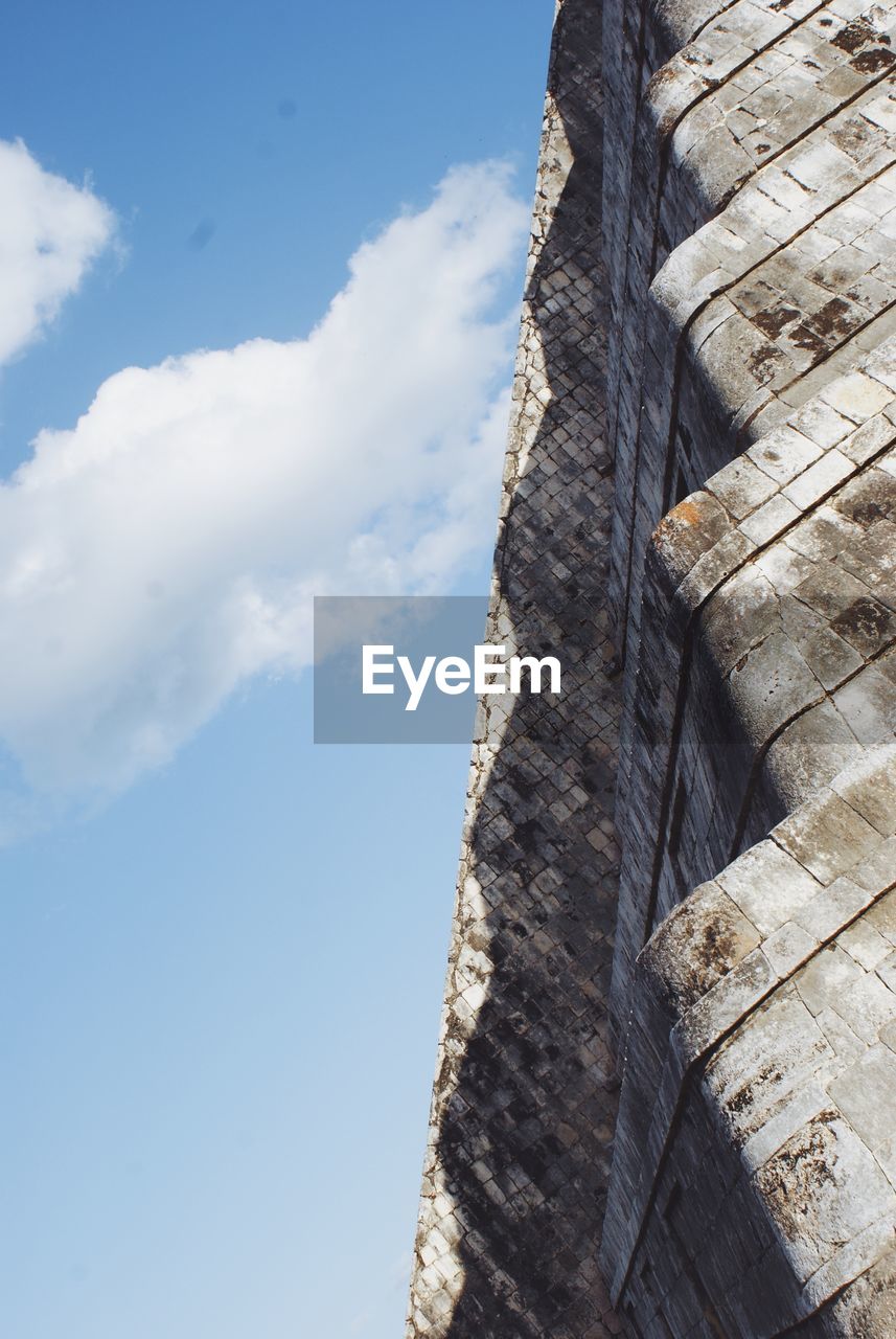 Equinox at chichén itzá, mexico 