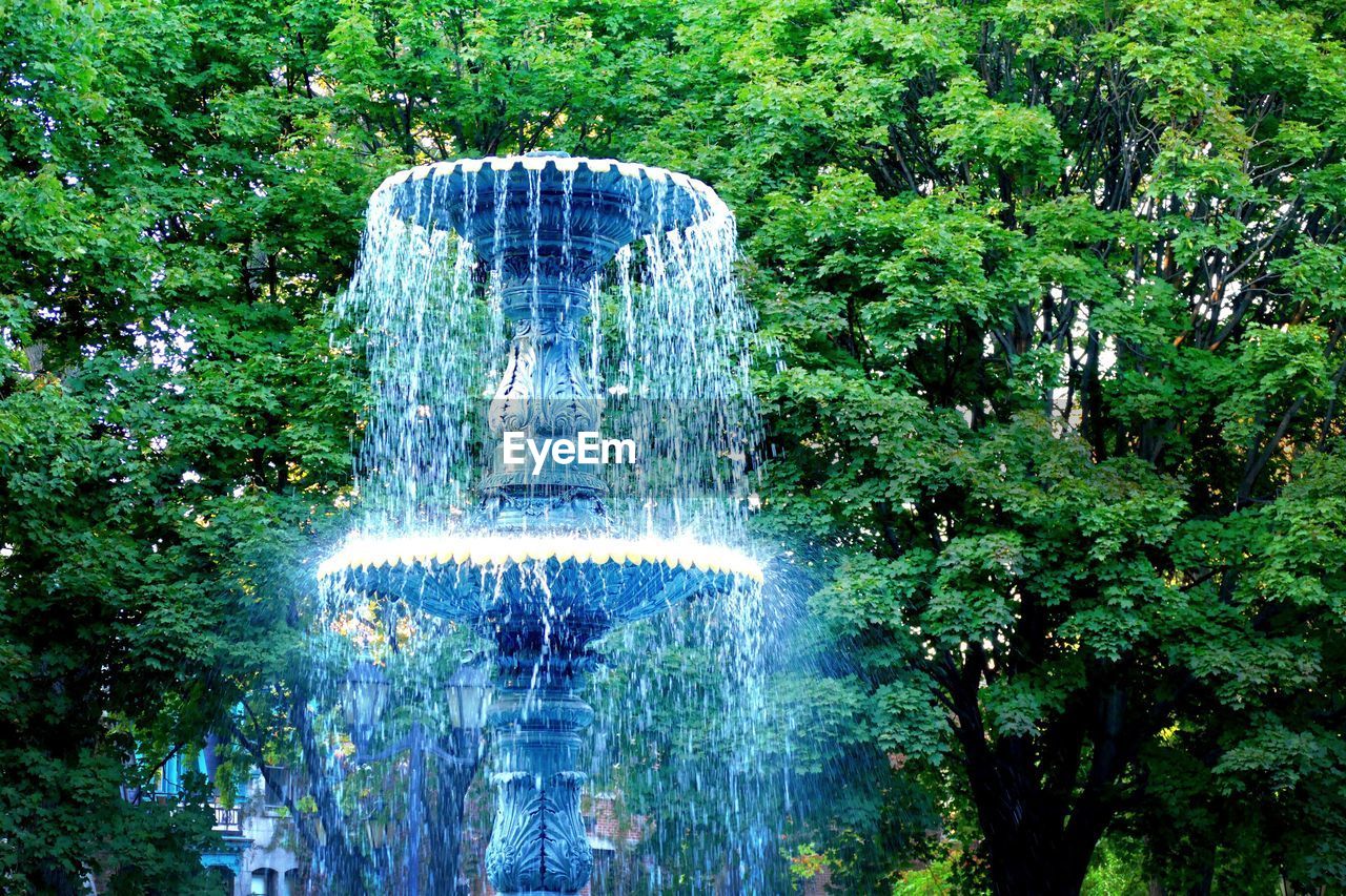 WATER FOUNTAIN IN PARK