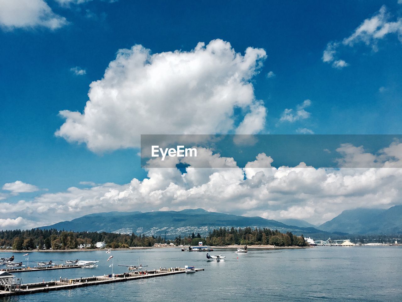 PANORAMIC VIEW OF LAKE AGAINST SKY