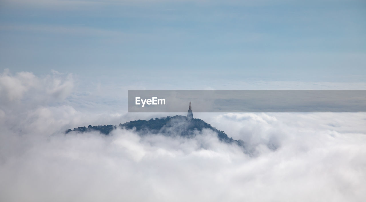 Low angle view of cloudscape against sky