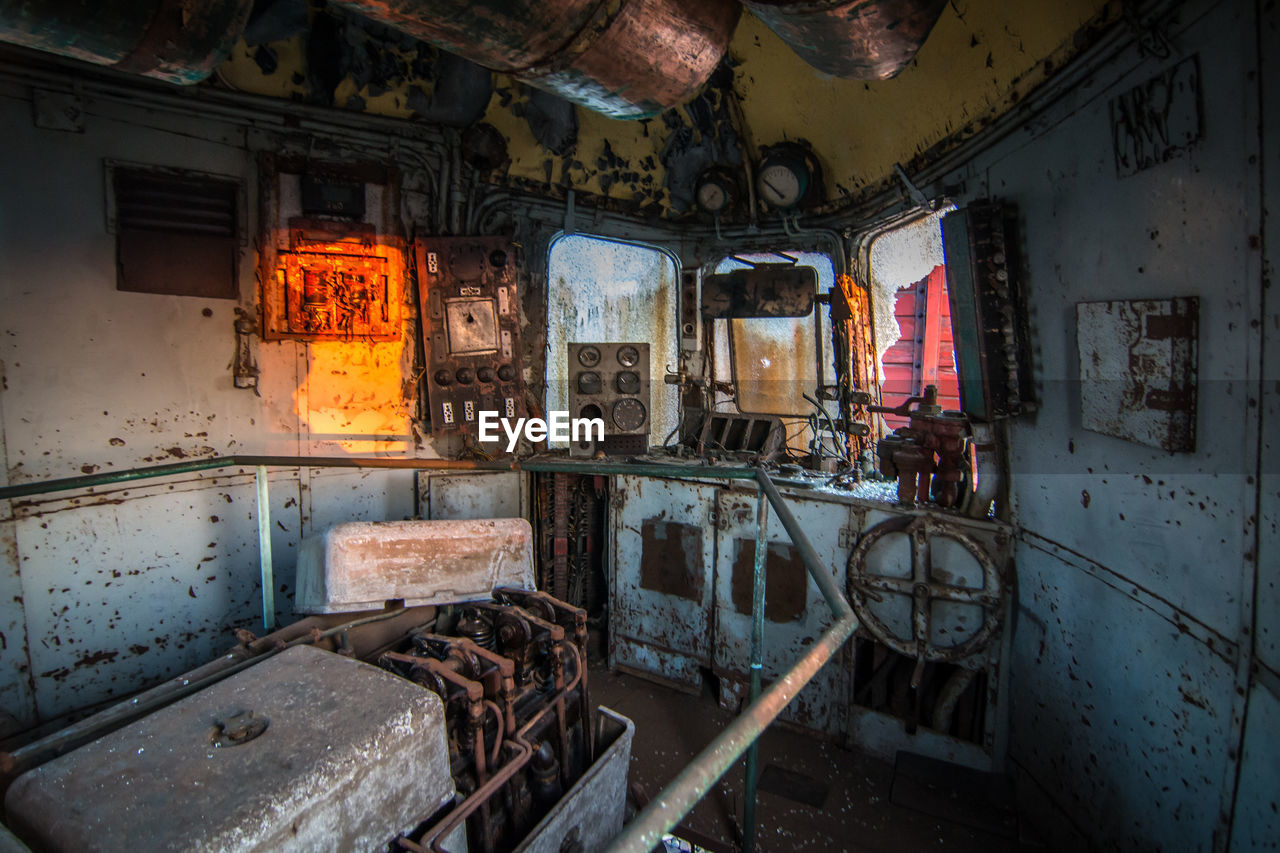 ABANDONED BUILDING INTERIOR