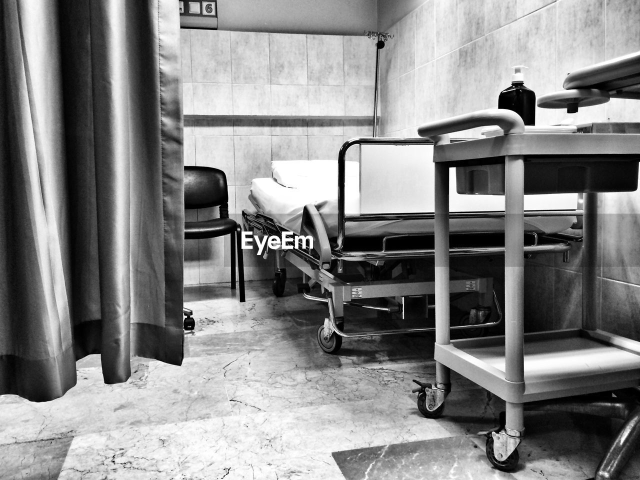 Empty bed in hospital