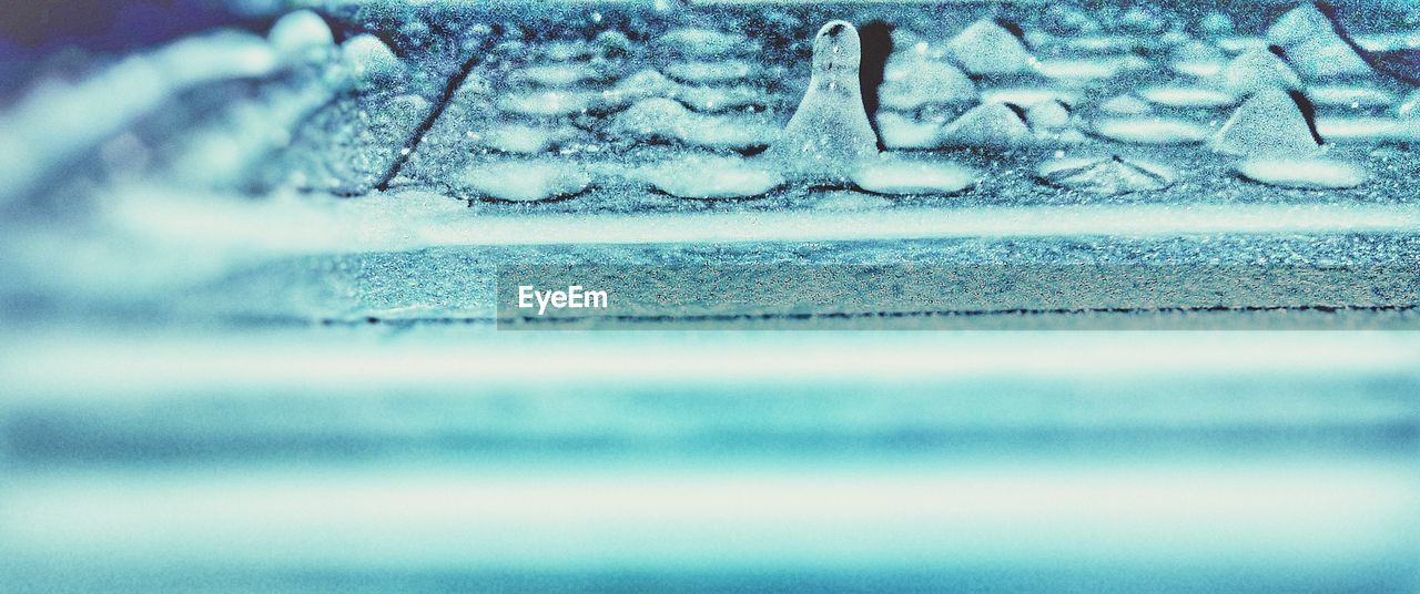 FULL FRAME SHOT OF FROZEN METAL