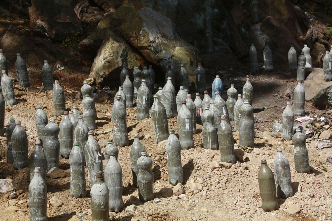 VIEW OF ROCKS
