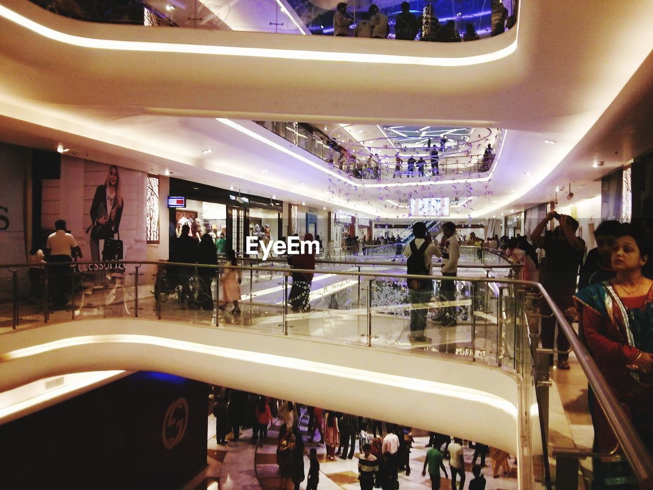 CROWD IN SHOPPING MALL