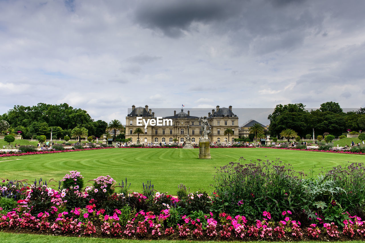 VIEW OF FORMAL GARDEN IN PARK