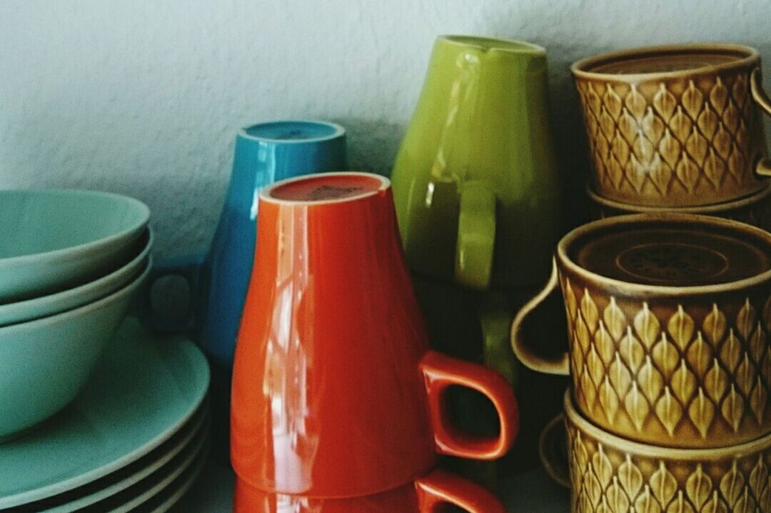 COFFEE CUP ON TABLE