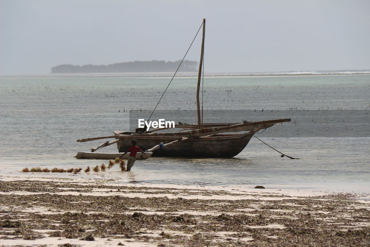 SHIP IN SEA