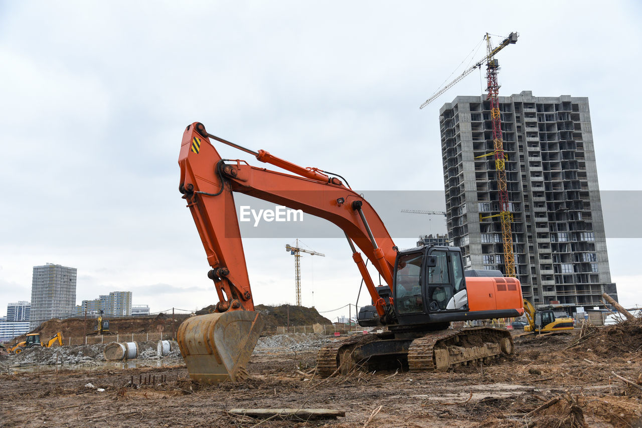 VIEW OF CONSTRUCTION SITE