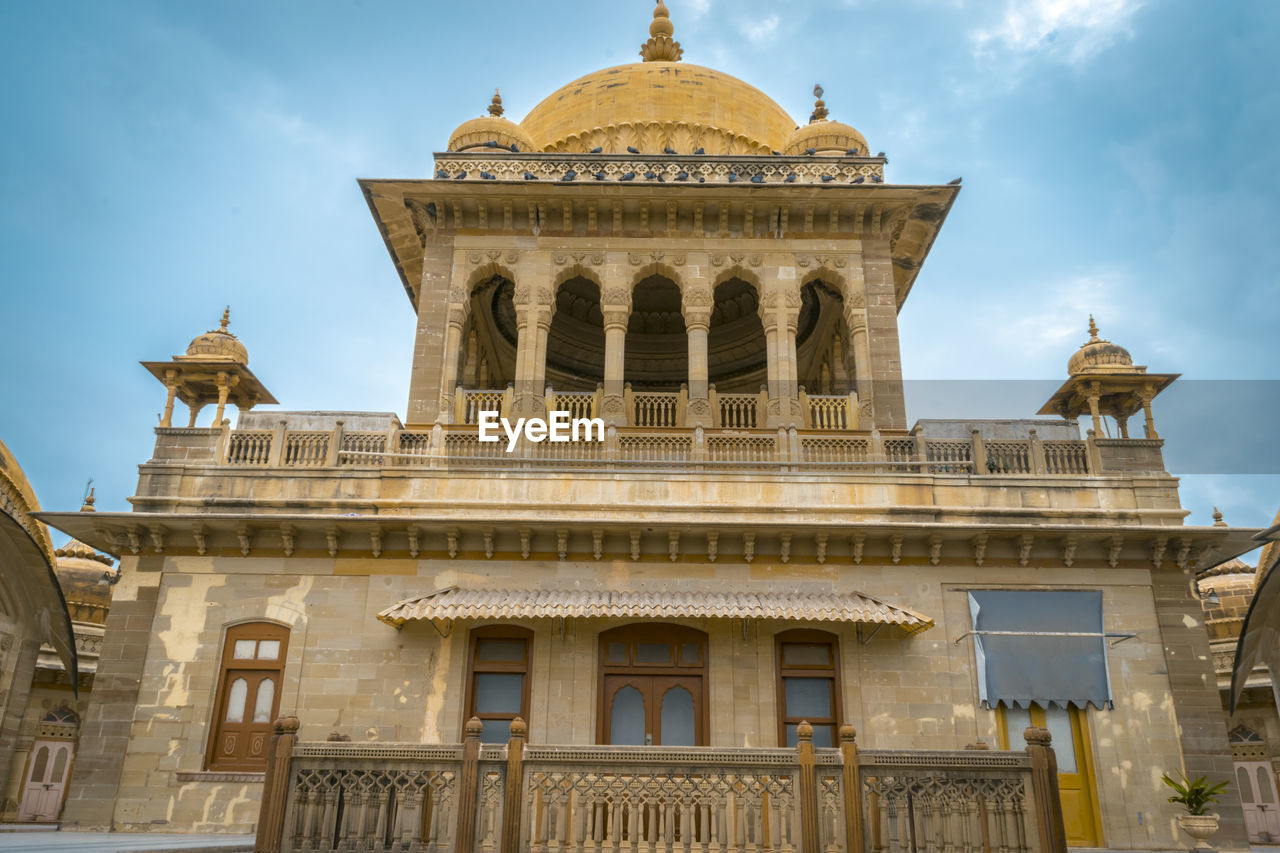 LOW ANGLE VIEW OF BUILDING