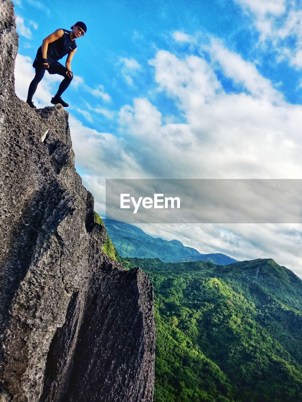 SCENIC VIEW OF ROCK AGAINST SKY