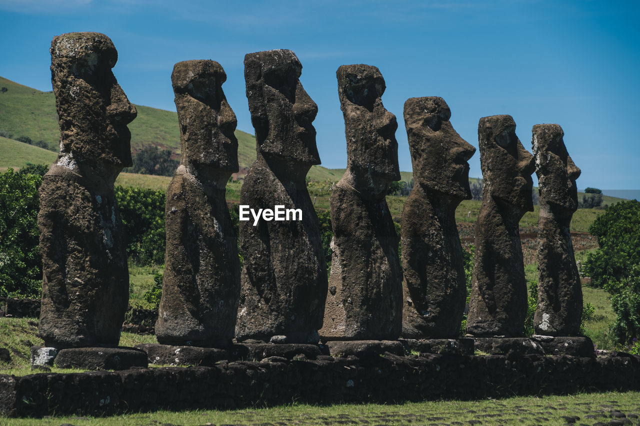 Moai statues