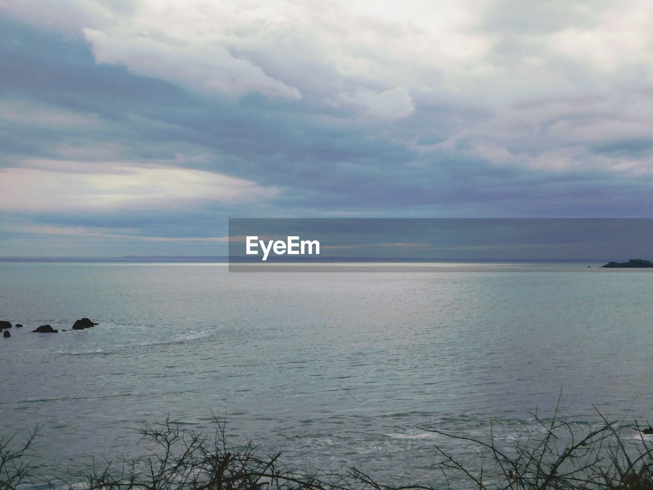 IDYLLIC VIEW OF SEA AGAINST SKY