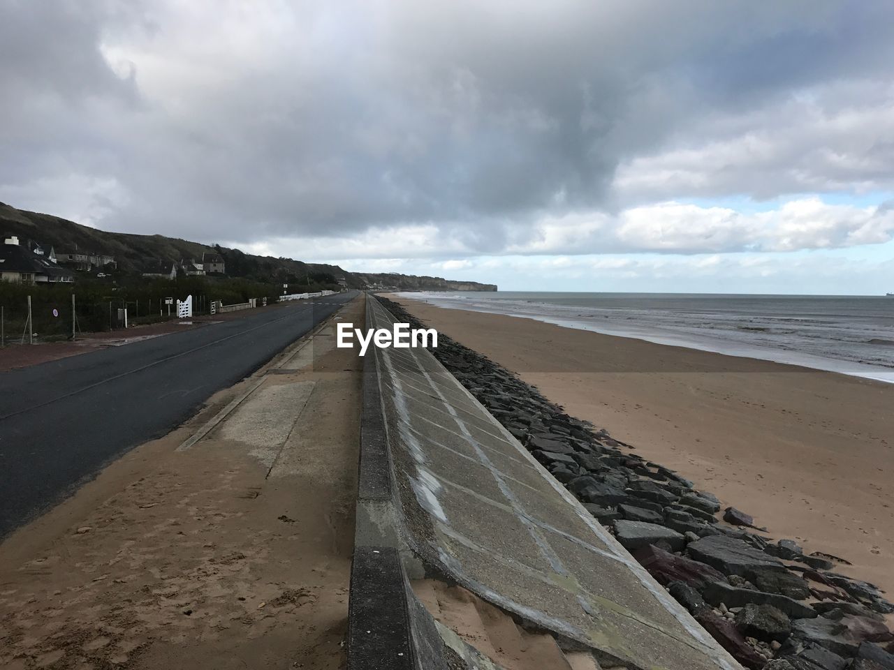 PANORAMIC VIEW OF SEA AGAINST SKY