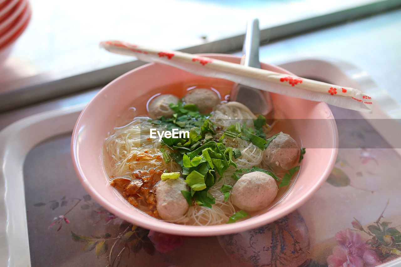 High angle view o noodle soup served in bowl