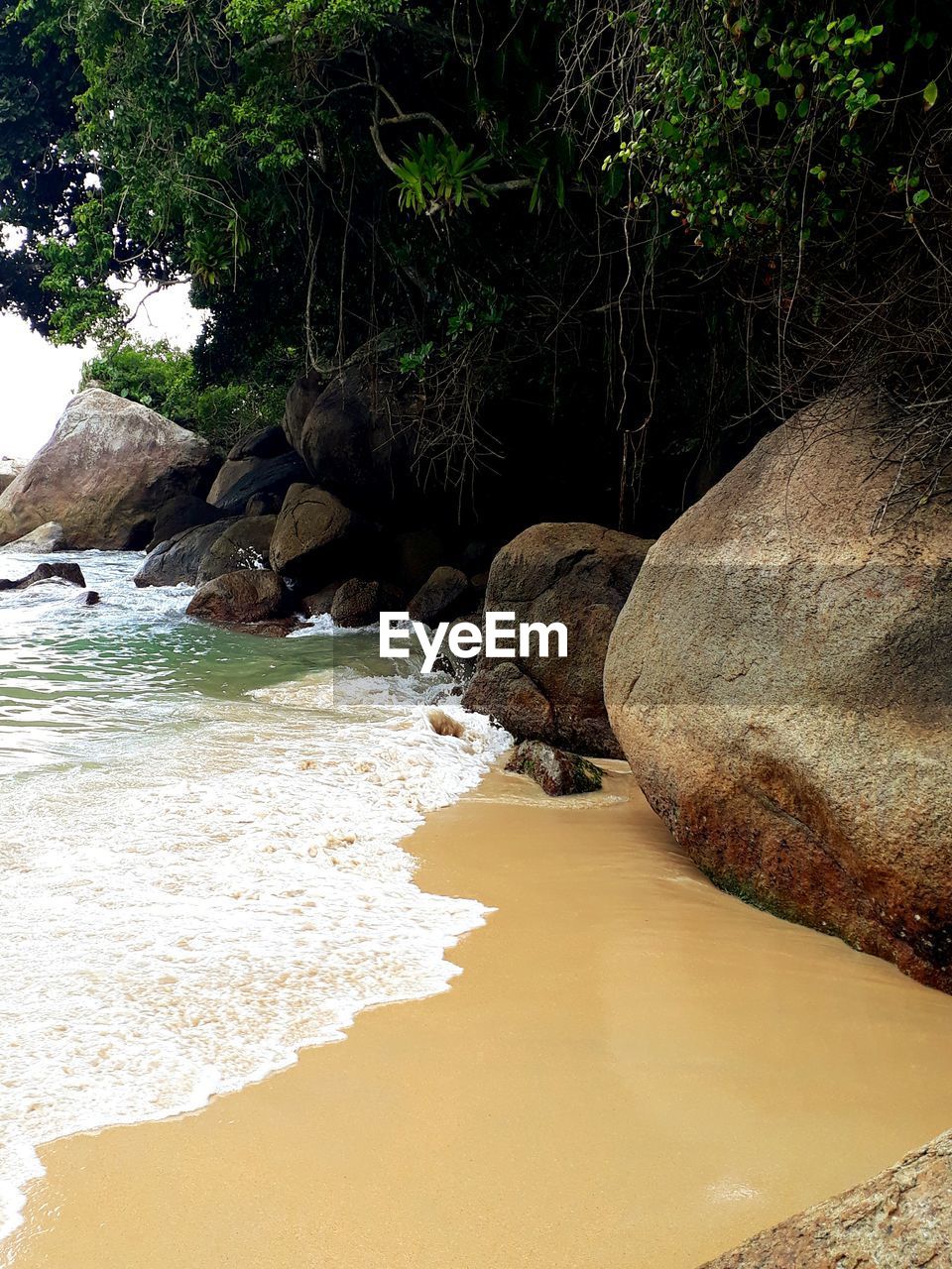 ROCKS AT BEACH