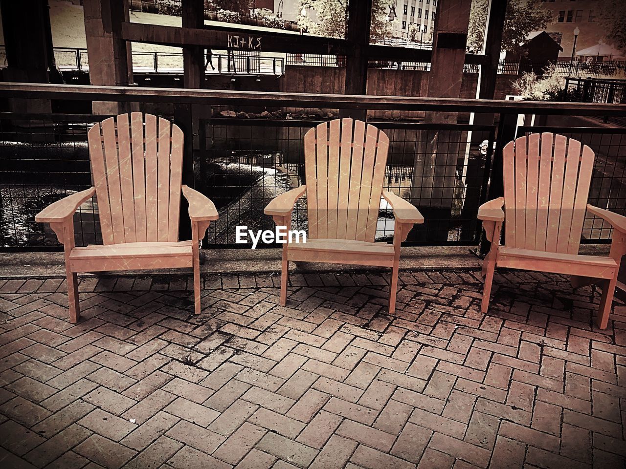 CLOSE-UP OF CHAIRS AND TABLES