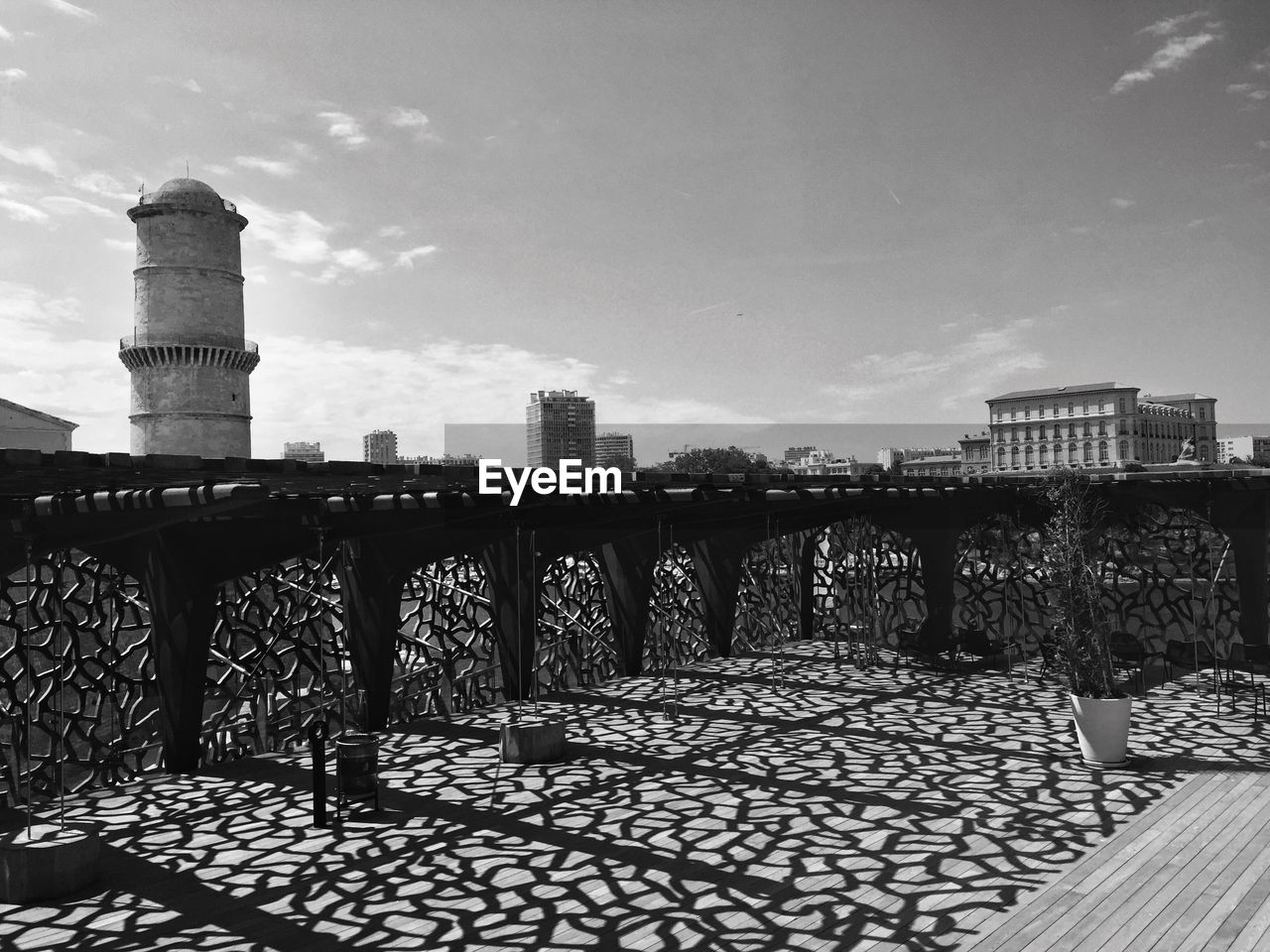 VIEW OF BUILT STRUCTURE AGAINST THE SKY