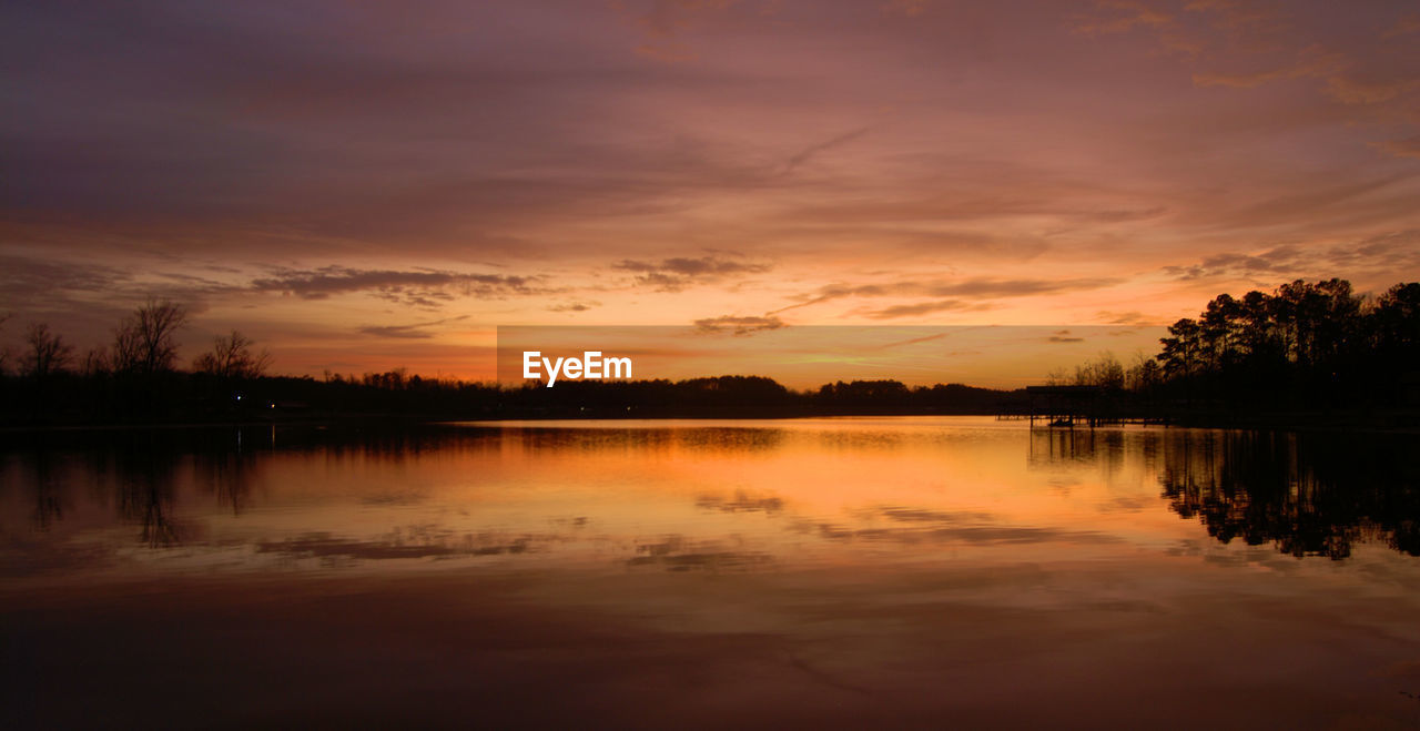 Sunrise at lake weiss near cedar bluff, alabama