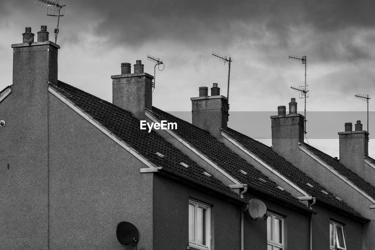 architecture, building exterior, built structure, black and white, monochrome, building, monochrome photography, sky, house, chimney, roof, cloud, no people, city, nature, residential district, black, outdoors, white, history, the past