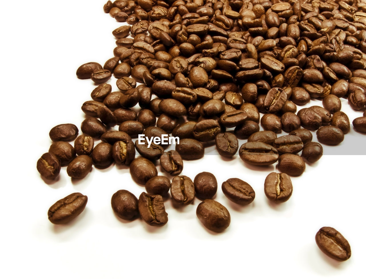 HIGH ANGLE VIEW OF COFFEE BEANS IN BACKGROUND