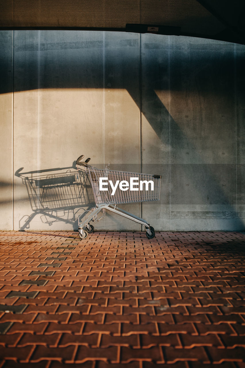 Empty shopping cart